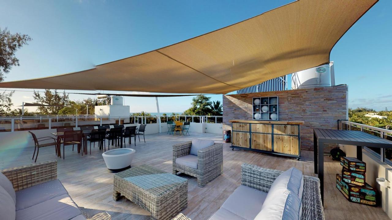 Penthouse - Private Roof Terrace - Sea & Mountain View Apartment Grand-Baie Exterior photo